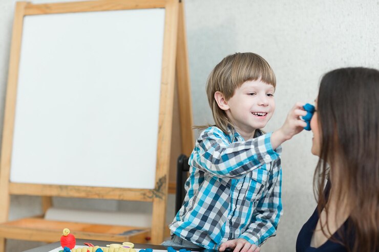 Tipe Sekolah yang Cocok untuk Anak dengan Autisme: Panduan bagi Orang Tua